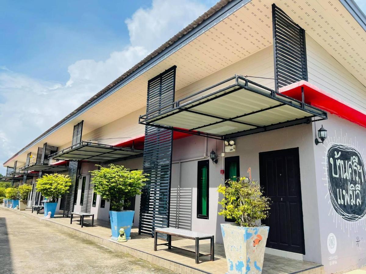 Baan Sri Family Hotel Kabin Buri Exterior photo