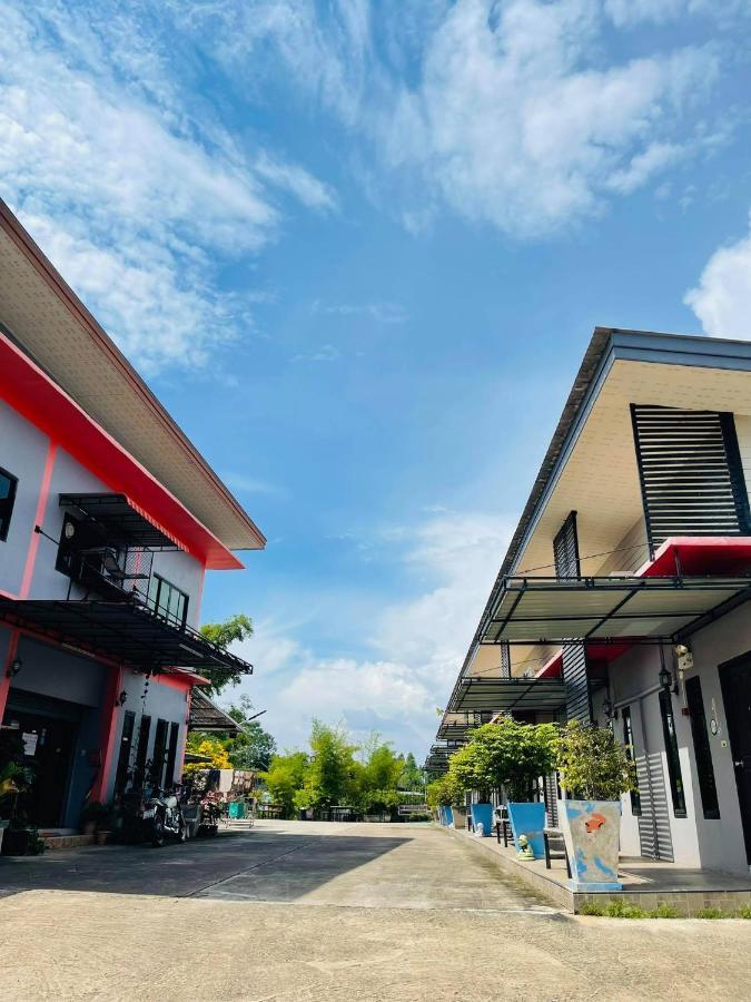 Baan Sri Family Hotel Kabin Buri Exterior photo