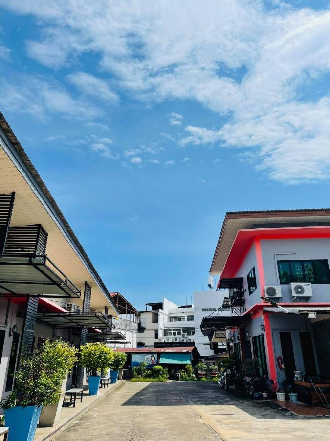 Baan Sri Family Hotel Kabin Buri Exterior photo